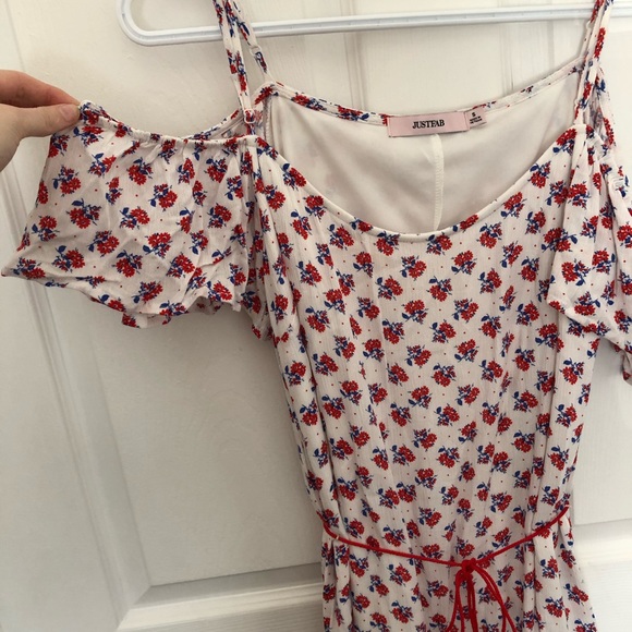 Adorable off the shoulder midi dress - Picture 2 of 5